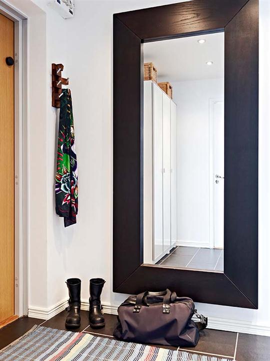 Contemporary and Elegant Apartment Design Inspiration mirror