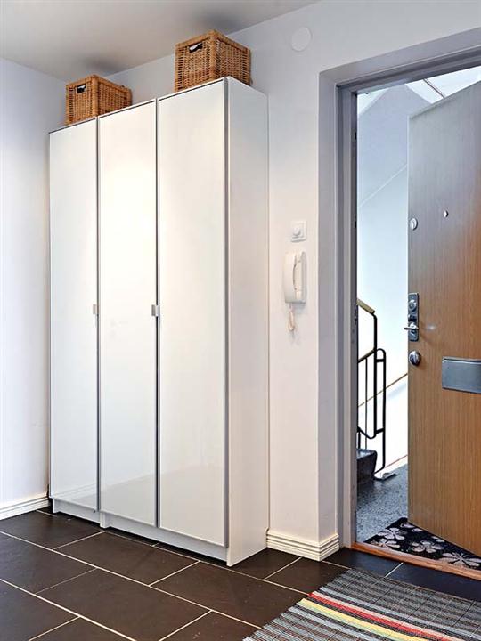 Contemporary and Elegant Apartment Design Inspiration shelves