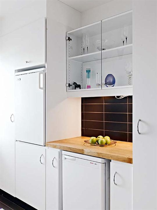Contemporary and Elegant Apartment Design Inspiration white set