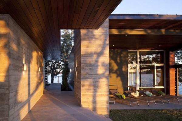 Contemporary and Elegant Lakeside Home Design by Dick Clark Architecture corridor