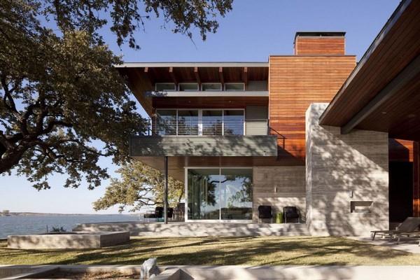 Contemporary and Elegant Lakeside Home Design by Dick Clark Architecture