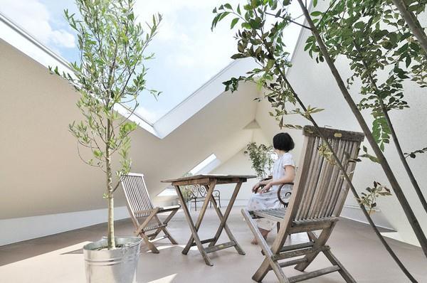 Creative Home with Unusual and Futuristic Design in Japan