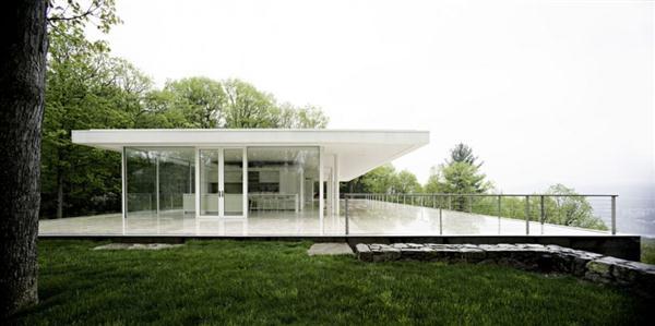 Delightful and Lovable White Villa Design in New York