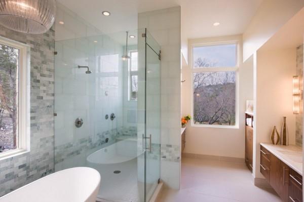 Luxurious bathroom of The Westlake Drive Home Design Inspiration