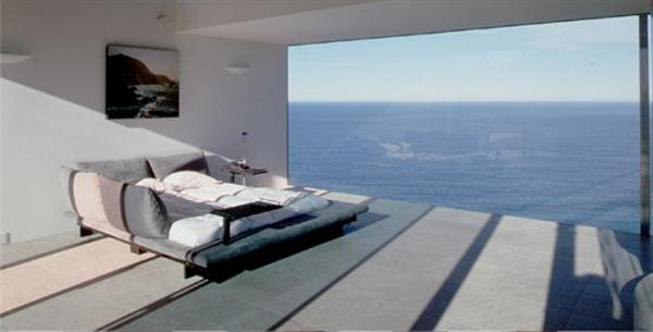 Minimalist Bedroom Design with amazing view