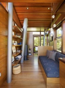 private relaxing wooden tree house design