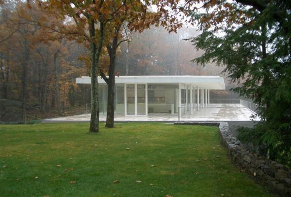 Delightful White Villa Design in New York on autumn