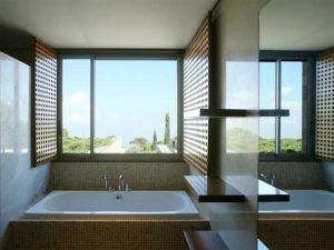 Elegant bathroom Design on Mediterranean home