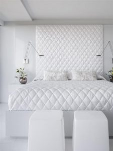 Elegant bedding decor Ideas in luxurious apartment deesign